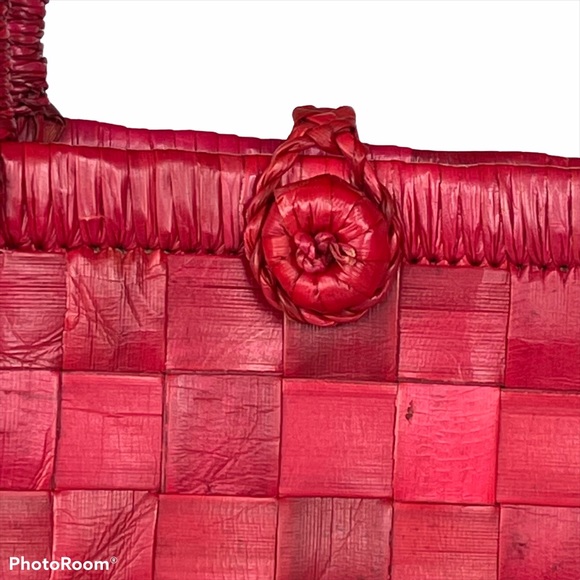 Amazing basket weave purse with sequin heart scarf - Picture 4 of 8